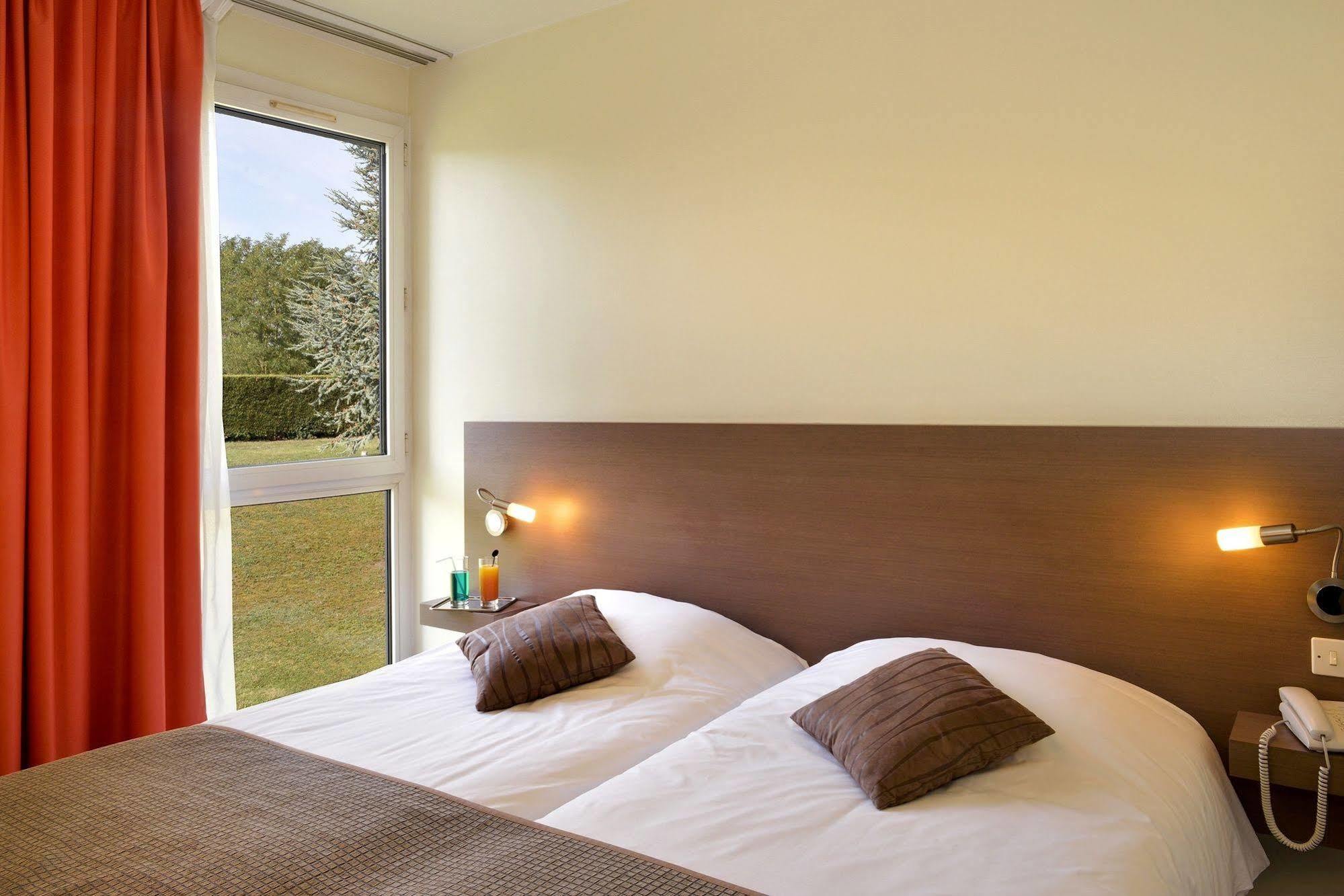 Logis Luccotel Cosy Loches Exteriör bild